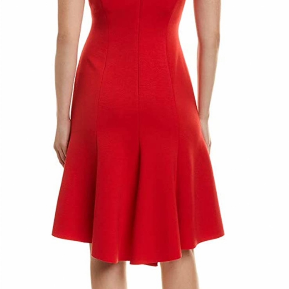Elie Tahari "Moriah" stretch knit day dress. V neckline. Cap sleeves.